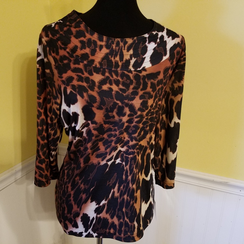Leopard print top